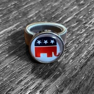 🇺🇸🐘 Republican Elephant Adjustable Stretch Silver Ring!